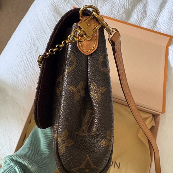 LV Favorite MM - Picture 7 of 12